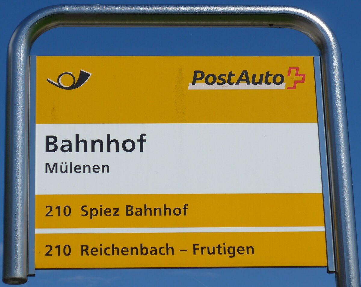 (163'708) - PostAuto-Haltestellenschild - Mlenen, Bahnhof - am 20. August 2015