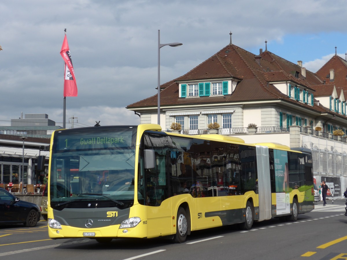 (164'390) - STI Thun - Nr. 163/BE 752'163 - Mercedes am 6. September 2015 beim Bahnhof Thun