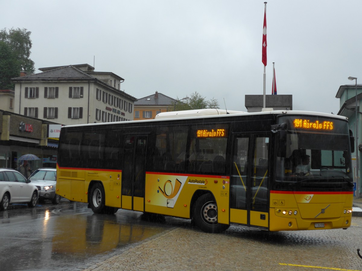 (164'915) - Barenco, Faido - TI 241'030 - Volvo am 16. September 2015 beim Bahnhof Airolo