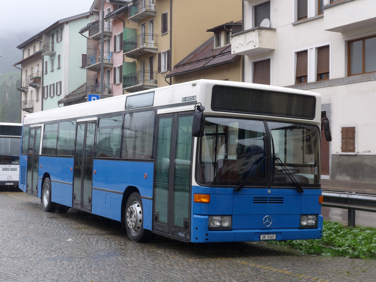 (164'917) - Meyer, Gschenen - UR 9345 - Mercedes (ex VBL Luzern Nr. 555; ex Gowa, Luzern Nr. 55) am 16. September 2015 beim Bahnhof Airolo