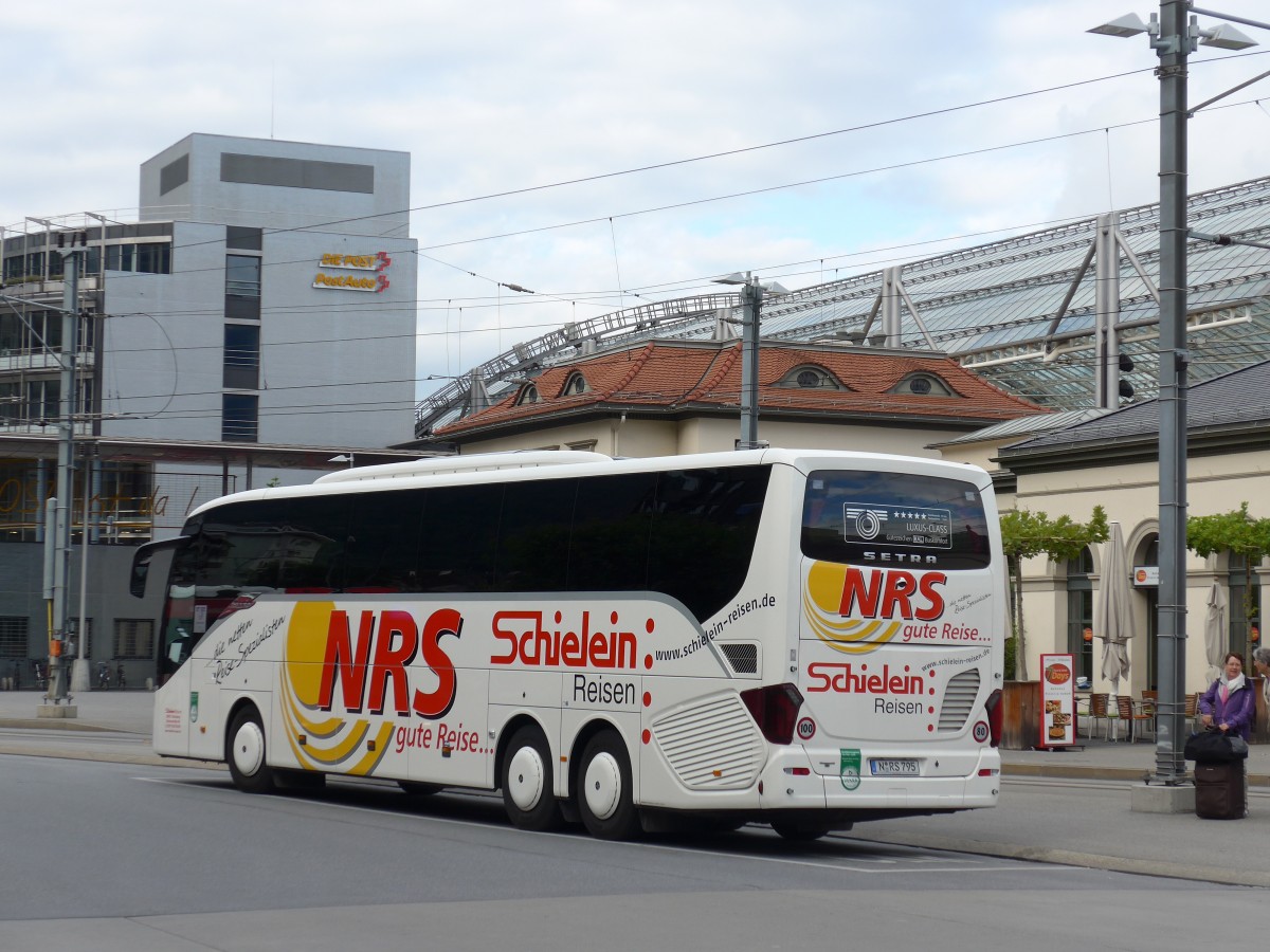 (165'216) - Aus Deutschland: Schielein, Nrnberg - N-RS 795 - Setra am 19. September 2015 beim Bahnhof Chur