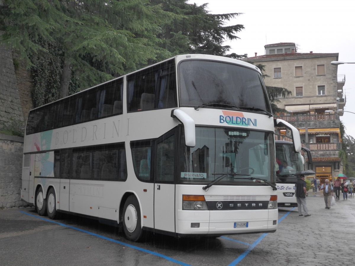 (165'595) - Aus Italien: Boldrini, Rimini - DY-630 MD - Setra am 23. September 2015 in San Marino