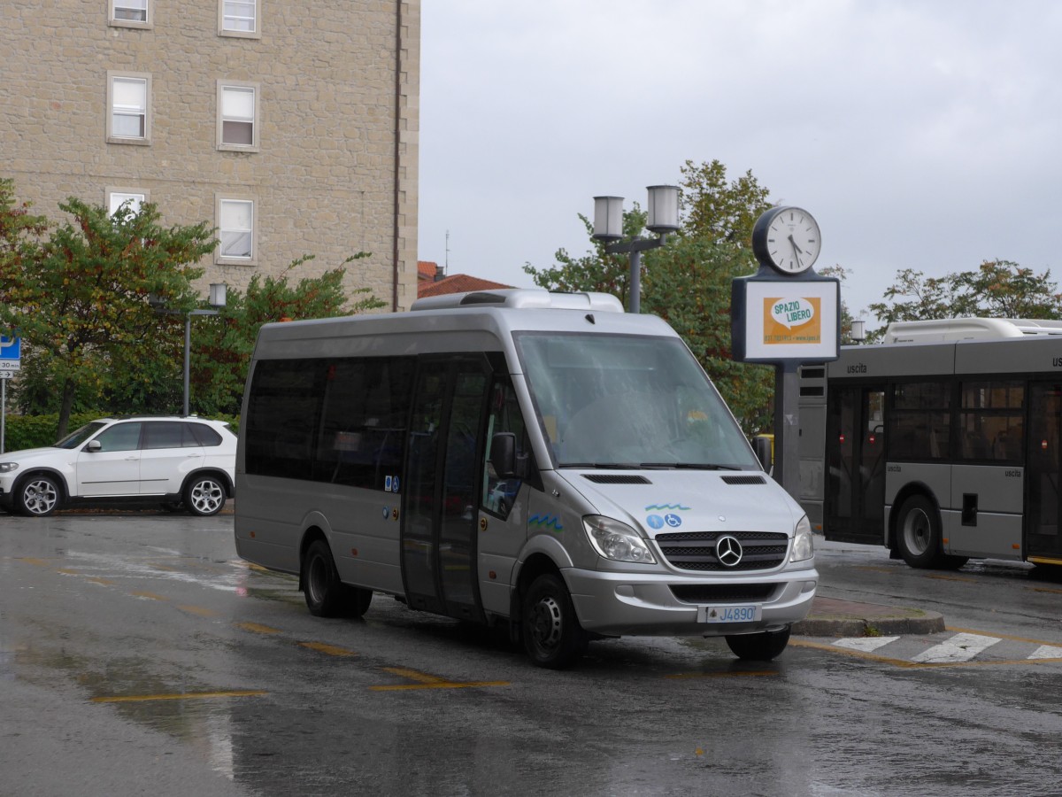 (165'599) - AASS San Marino - J4890 - Mercedes am 23. September 2015 in San Marino