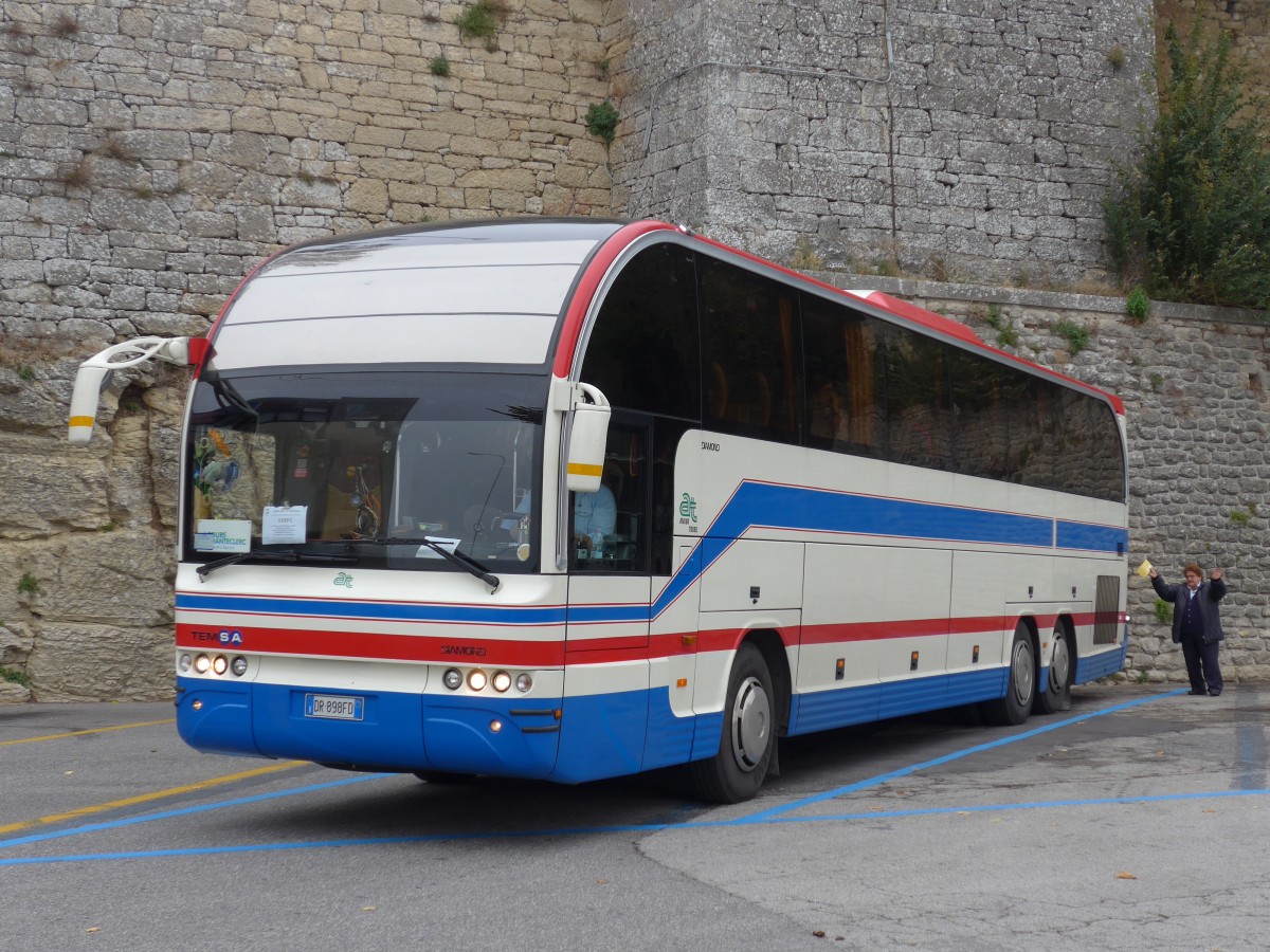 (165'660) - Aus Italien: Anxur Tours, Terracina - DR-898 FD - Temsa am 24. September 2015 in San Marino