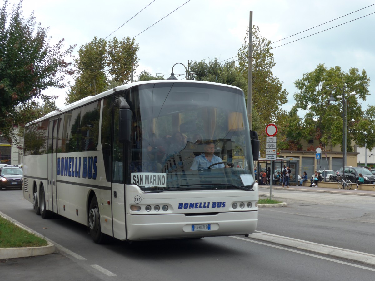 (165'774) - Bonelli, Rimini - Nr. 131/FA-827 LB - Neoplan am 25. September 2015 beim Bahnhof Rimini