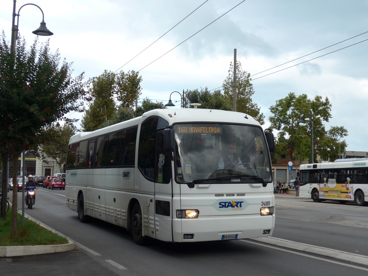 (165'807) - START Cesena - Nr. 34'165/EW-501 LE - Iveco am 25. September 2015 beim Bahnhof Rimini