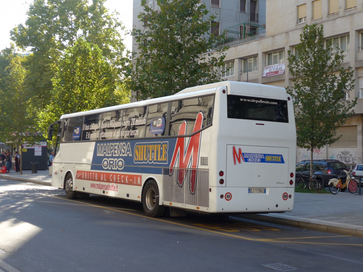 (165'814) - Malpensa Shuttle, Milano - Nr. 231/EJ-119 HJ - Bova am 25. September 2015 beim Bahnhof Milano Centrale