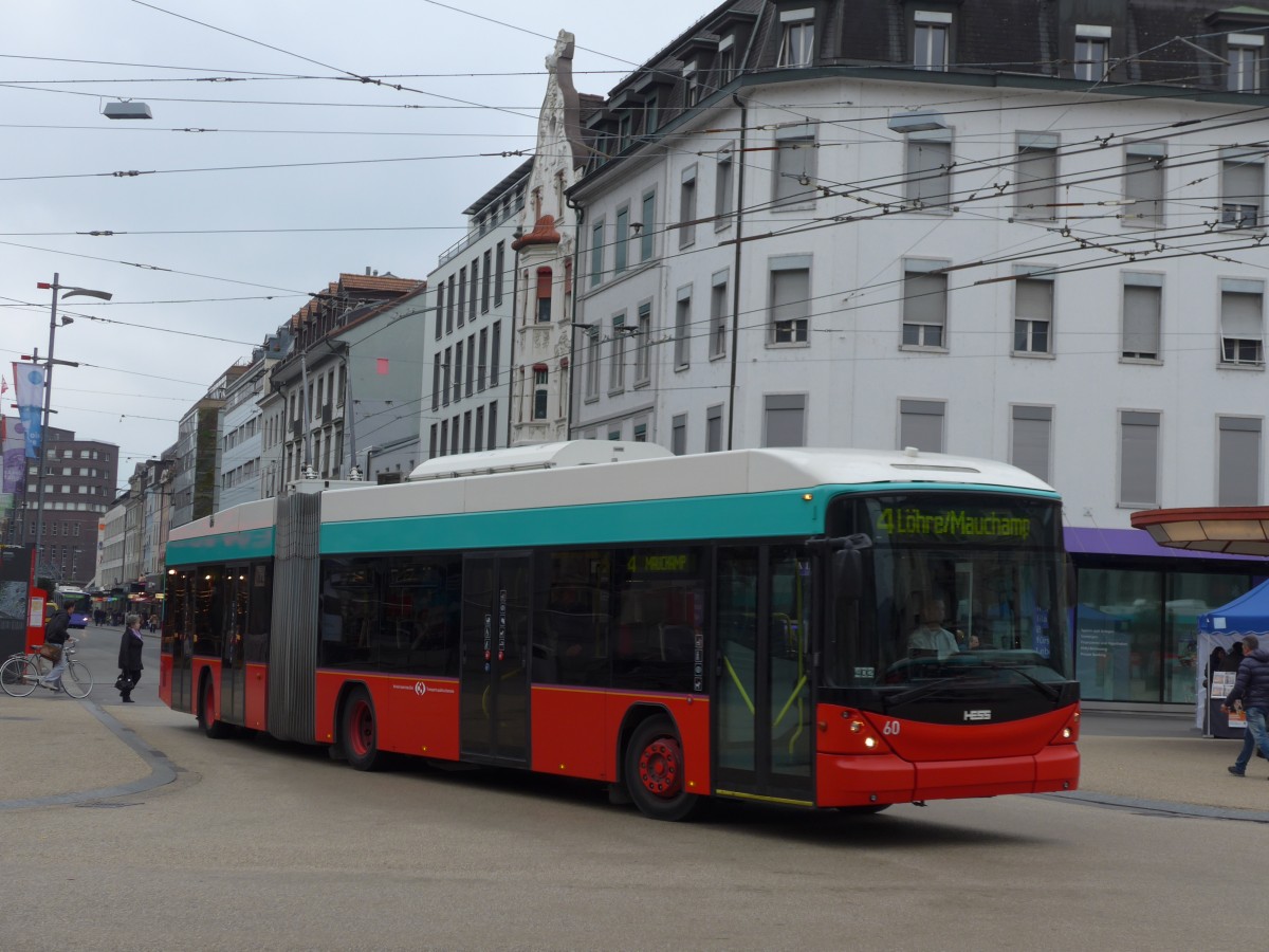 (166'322) - VB Biel - Nr. 60 - Hess/Hess Gelenktrolleybus am 24. Oktober 2015 in Biel, Zentralplatz