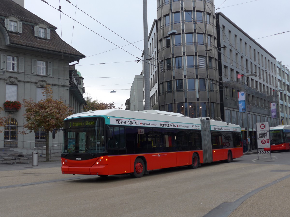 (166'371) - VB Biel - Nr. 55 - Hess/Hess Gelenktrolleybus am 24. Oktober 2015 in Biel, Zentralplatz