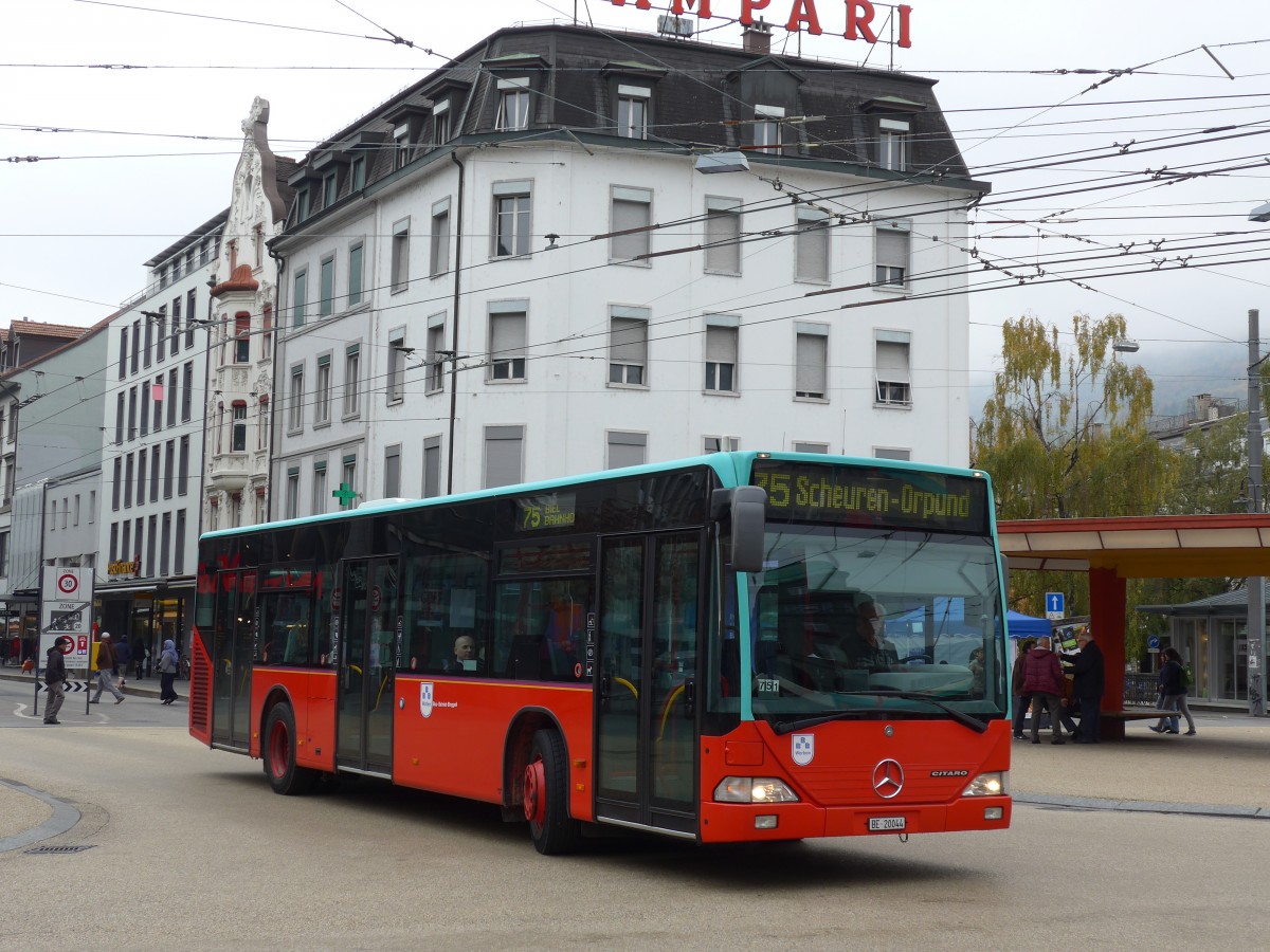 (166'392) - Binggeli, Studen - BE 20'044 - Mercedes (ex VB Biel Nr. 128) am 24. Oktober 2015 in Biel, Zentralplatz