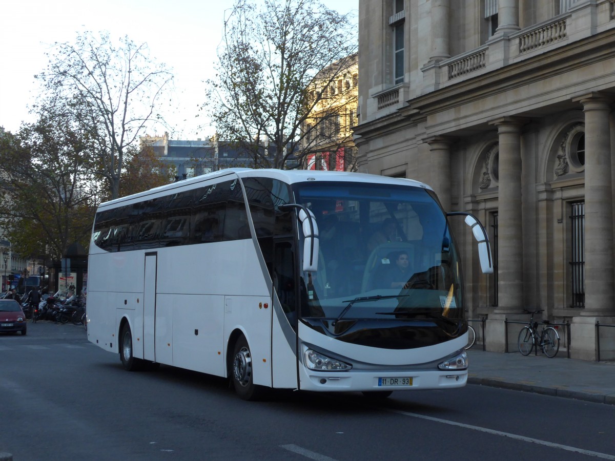 (166'727) - Aus Portugal: ??? - 11-DR-93 - Mercedes/Atomic am 15. November 2015 in Paris, Louvre