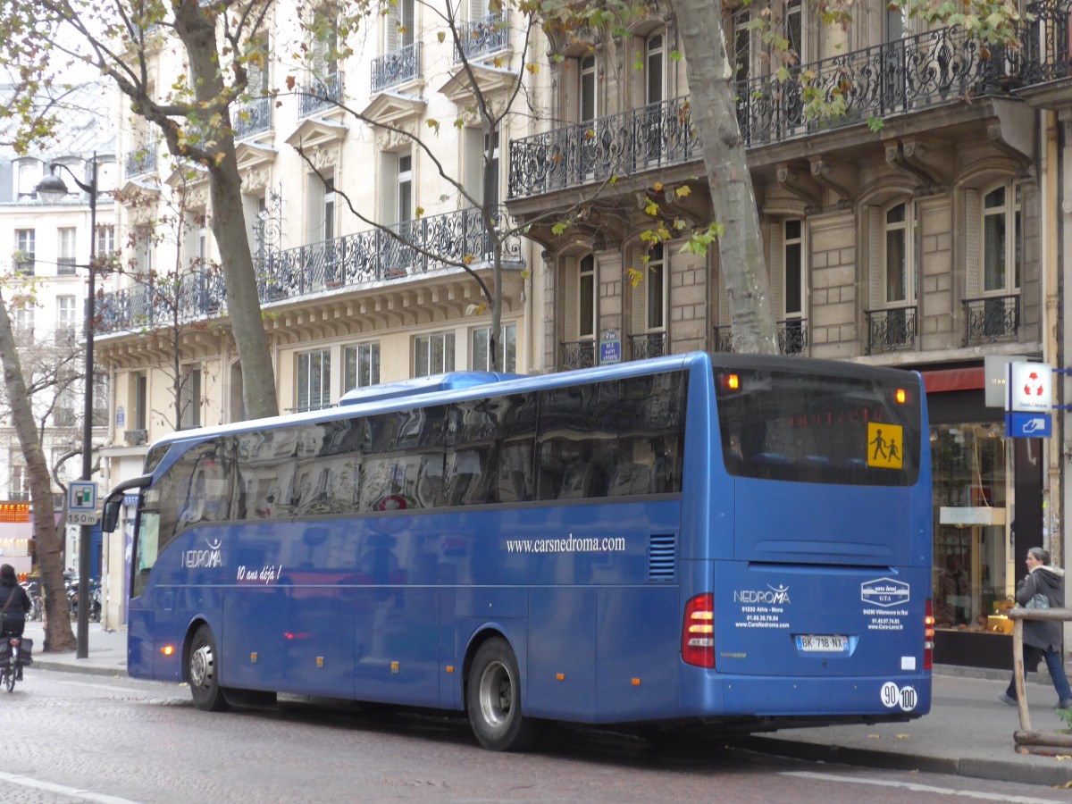 (166'783) - Nedroma, Athis-Mons - BK 718 NX - Mercedes am 16. November 2015 in Paris, Bastille