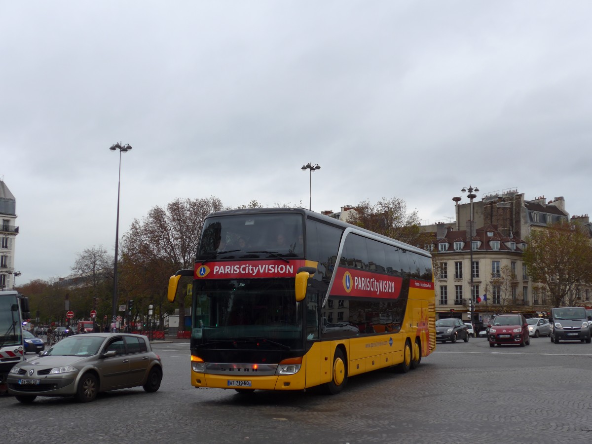 (166'789) - Paris City Vision, Paris - AT 719 NQ - Setra am 16. November 2015 in Paris, Bastille