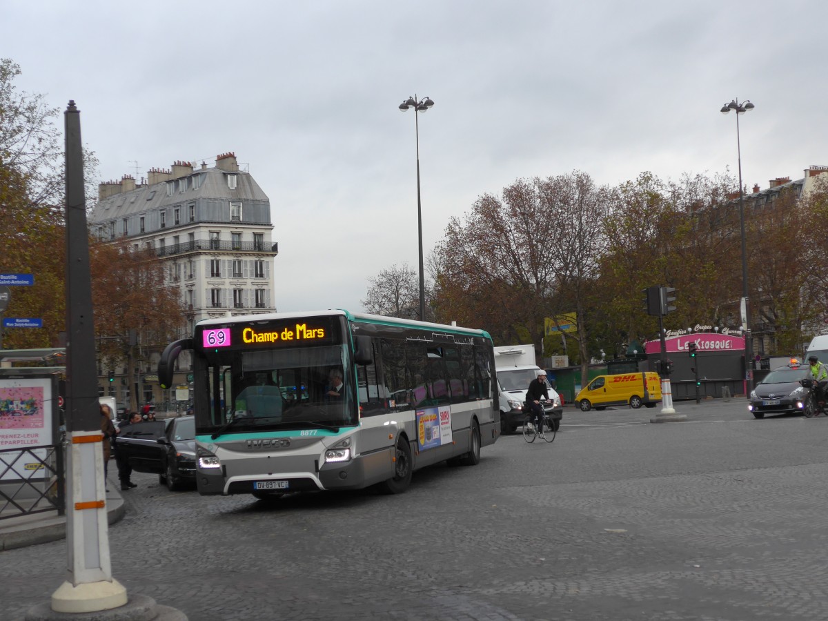 (166'790) - RATP Paris - Nr. 8877/DV 897 VC - Iveco am 16. November 2015 in Paris, Bastille
