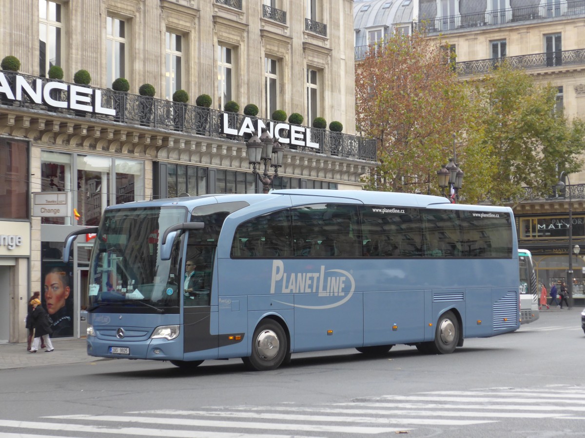 (166'914) - Aus Tschechien: PlanetLine, Praha - 2AS 9925 - Mercedes am 16. November 2015 in Paris, Opra