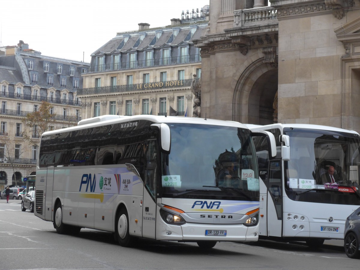 (166'954) - PNA, Villeron - DR 133 VV - Setra am 16. November 2015 in Paris, Opra