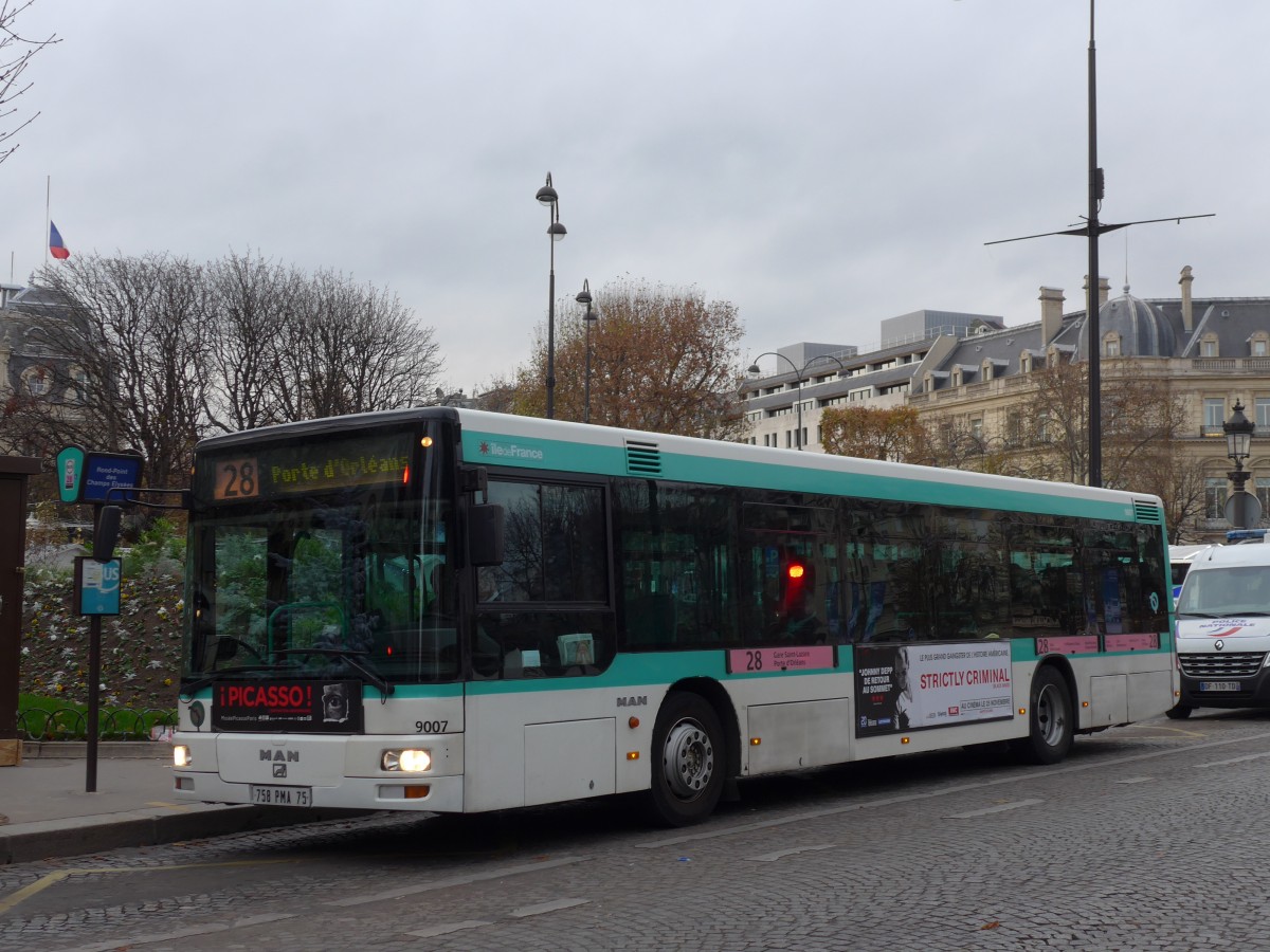 (167'006) - RATP Paris - Nr. 9007/758 PMA 75 - MAN am 16. November 2015 in Paris, Champs-Elyses