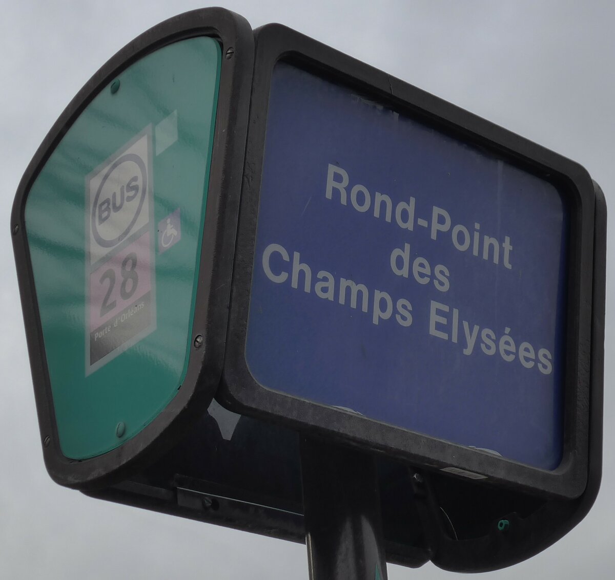 (167'007) - RATP-Haltestellenschild - Paris, Point des Champs Elyses - am 16. November 2015