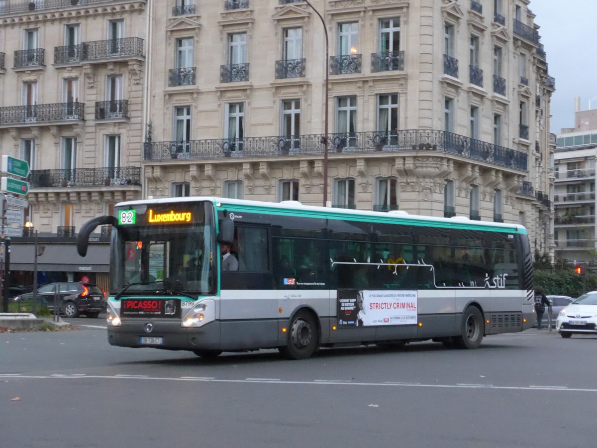(167'022) - RATP Paris - Nr. 8799/DB 736 CT - Irisbus am 16. November 2015 in Paris, Porte Maillot