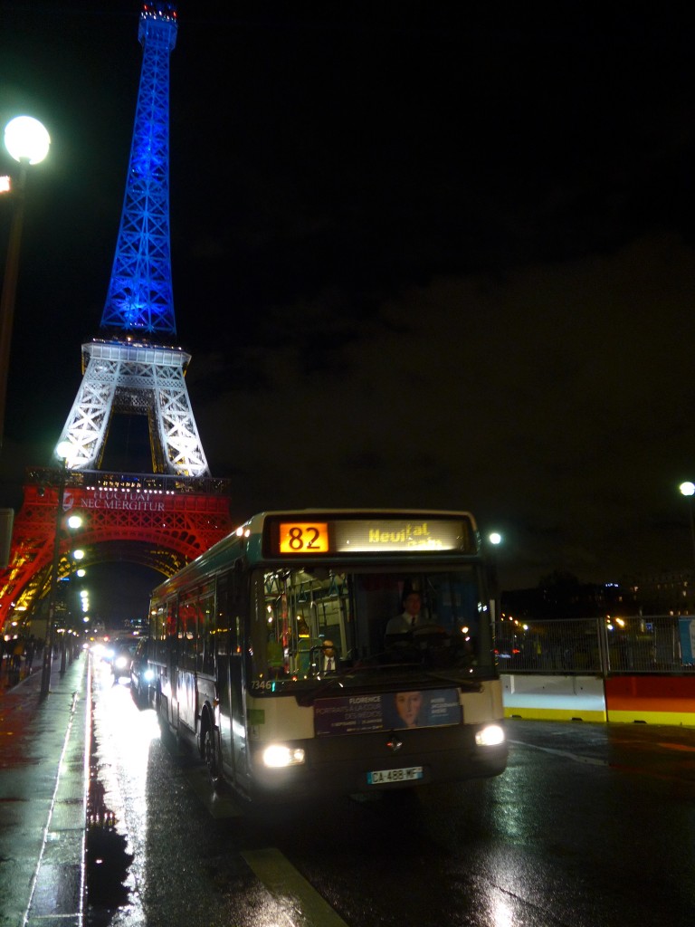(167'321) - RATP Paris - Nr. 7346/CA 488 MF - Renault am 17. November 2015 in Paris, Tour Eiffel