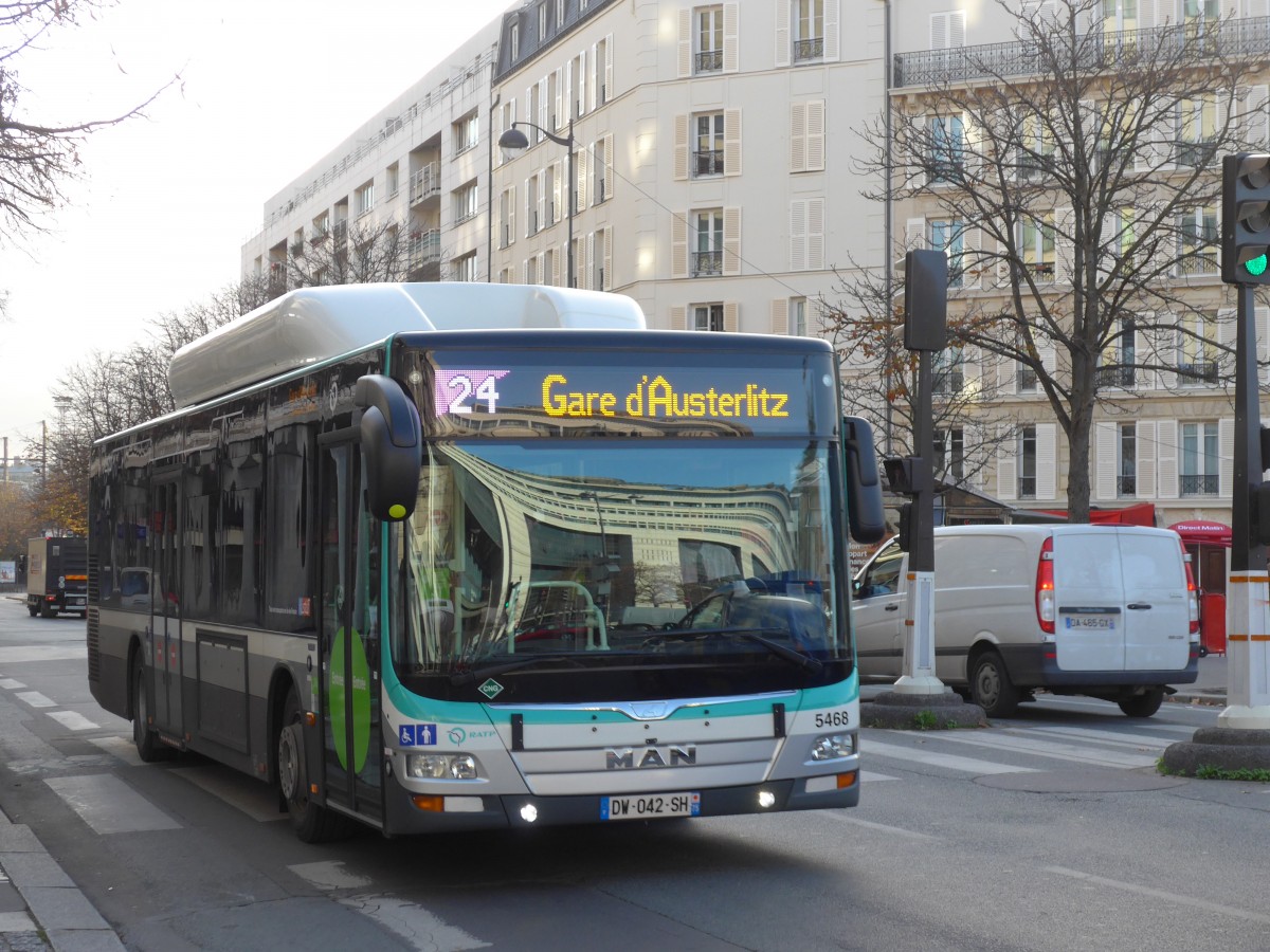 (167'332) - RATP Paris - Nr. 5468/DW 042 SH - MAN am 18. November 2015 in Paris, Gare de Bercy