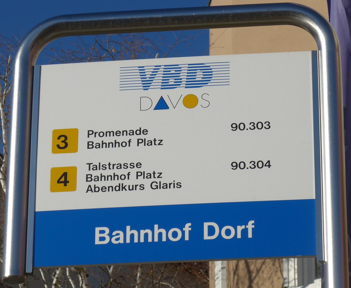 (167'780) - VBD-Haltestellenschild - Davos, Bahnhof Dorf - am 19. Dezember 2015