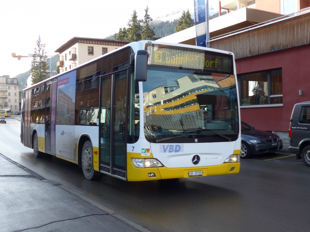 (167'826) - VBD Davos - Nr. 7/GR 25'705 - Mercedes am 19. Dezember 2015 beim Bahnhof Davos Platz