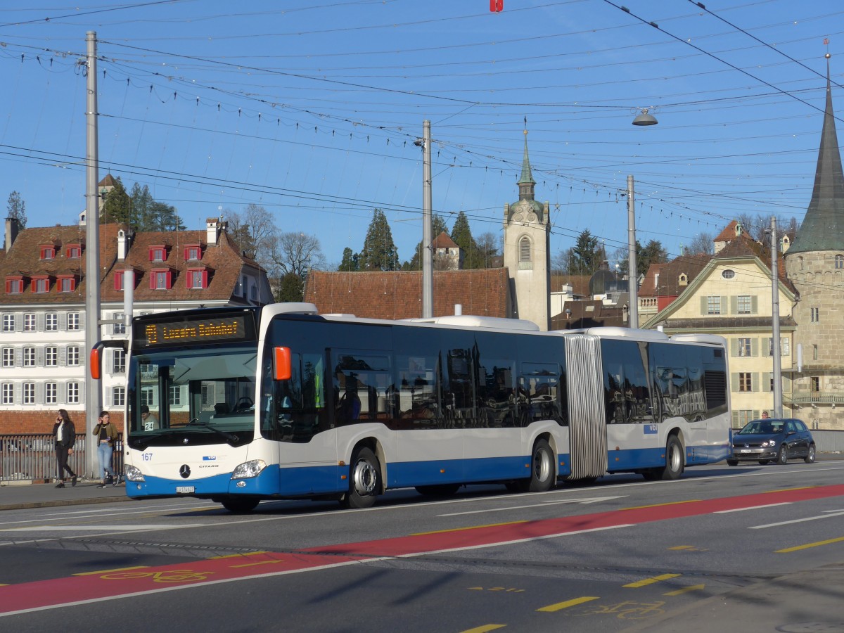 (167'912) - VBL Luzern - Nr. 167/LU 174'637 - Mercedes am 25. Dezember 2015 in Luzern, Bahnhofbrcke