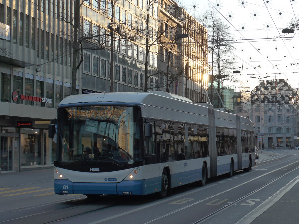 (168'042) - VBZ Zrich - Nr. 81 - Hess/Hess Doppelgelenktrolleybus am 26. Dezember 2015 in Zrich, Lwenstrasse