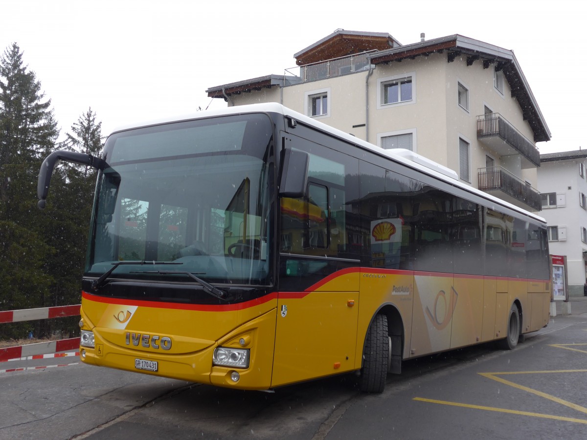 (168'280) - PostAuto Graubnden - GR 170'431 - Iveco am 2. Januar 2016 in Lenzerheide, Voa Principale