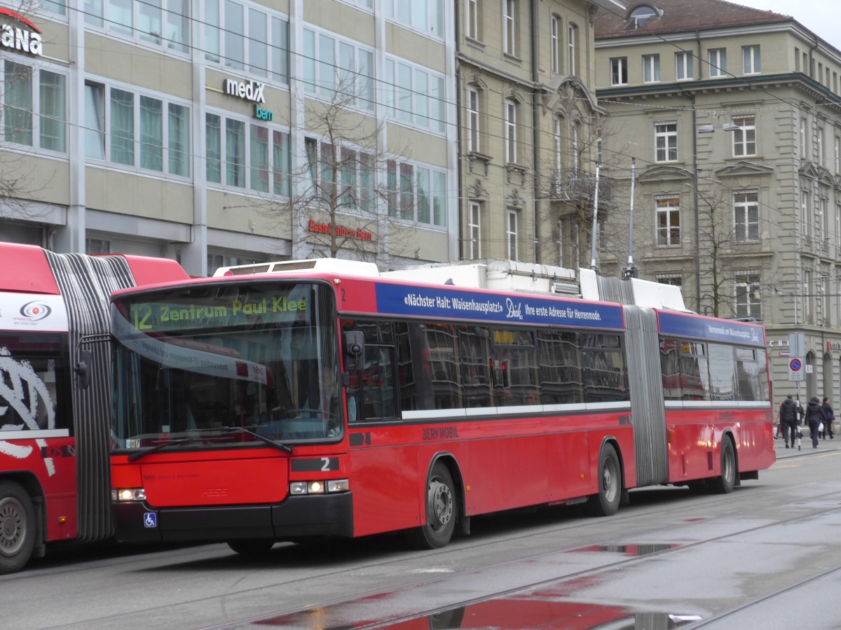 (168'465) - Bernmobil, Bern - Nr. 2 - NAW/Hess Gelenktrolleybus am 11. Januar 2016 beim Bahnhof Bern