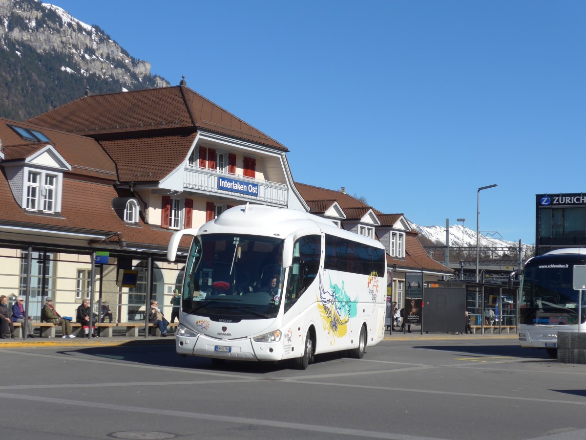 (168'826) - Aus Italien: Gruppo GNG, San Marco Argentano - EN-597 KK - Scania/Irizar am 21. Februar 2016 beim Bahnhof Interlaken Ost