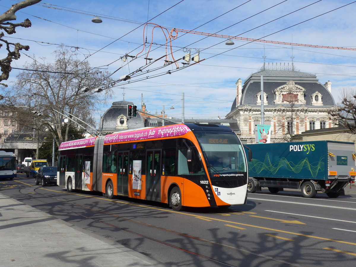 (169'132) - TPG Genve - Nr. 1622 - Van Hool Gelenktrolleybus am 7. Mrz 2016 in Genve, Place des Vingt-Deux-Cantons