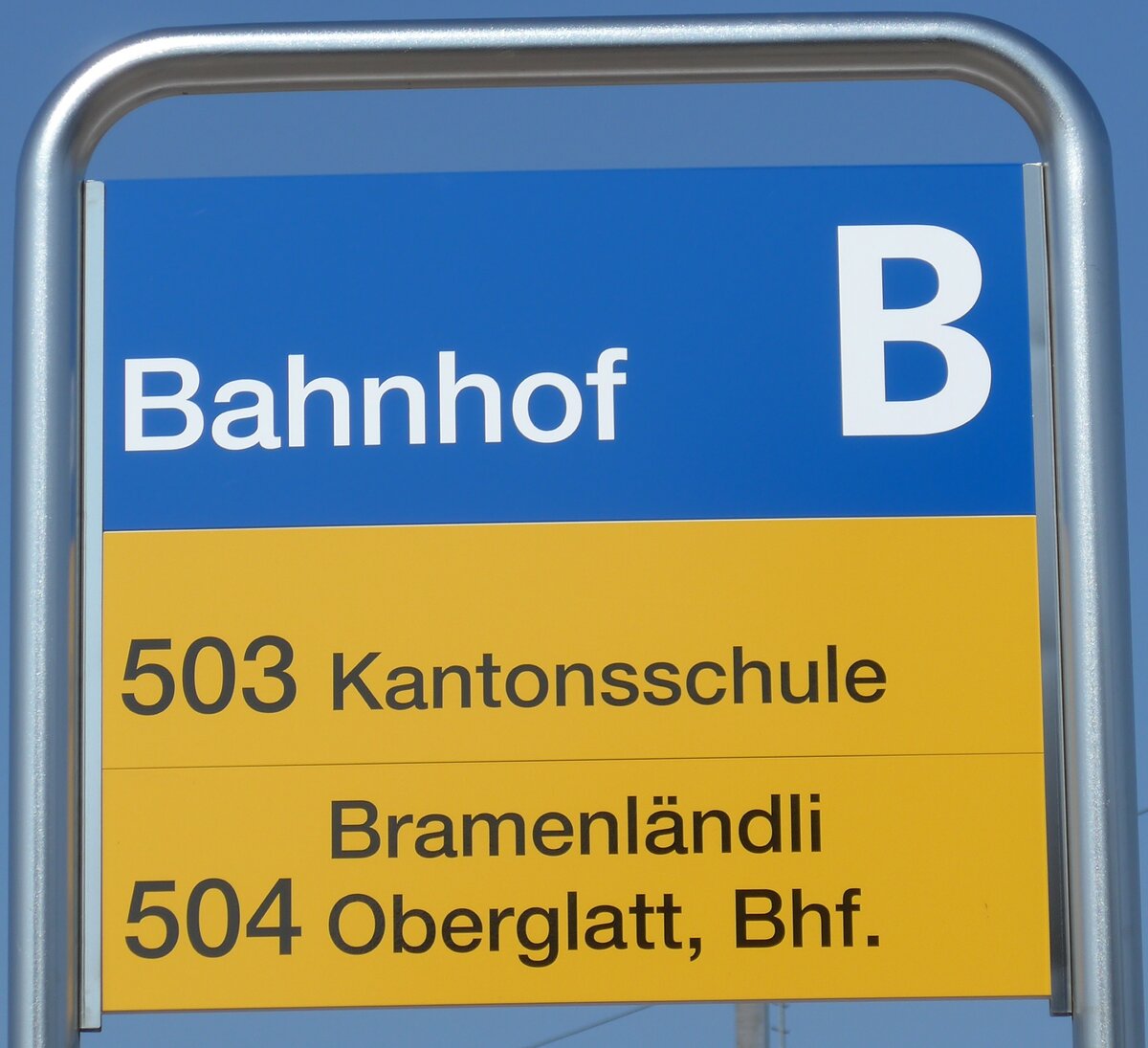 (169'308) - ZVV/PostAuto-Haltestellenschild - Blach, Bahnhof - am 19. Mrz 2016