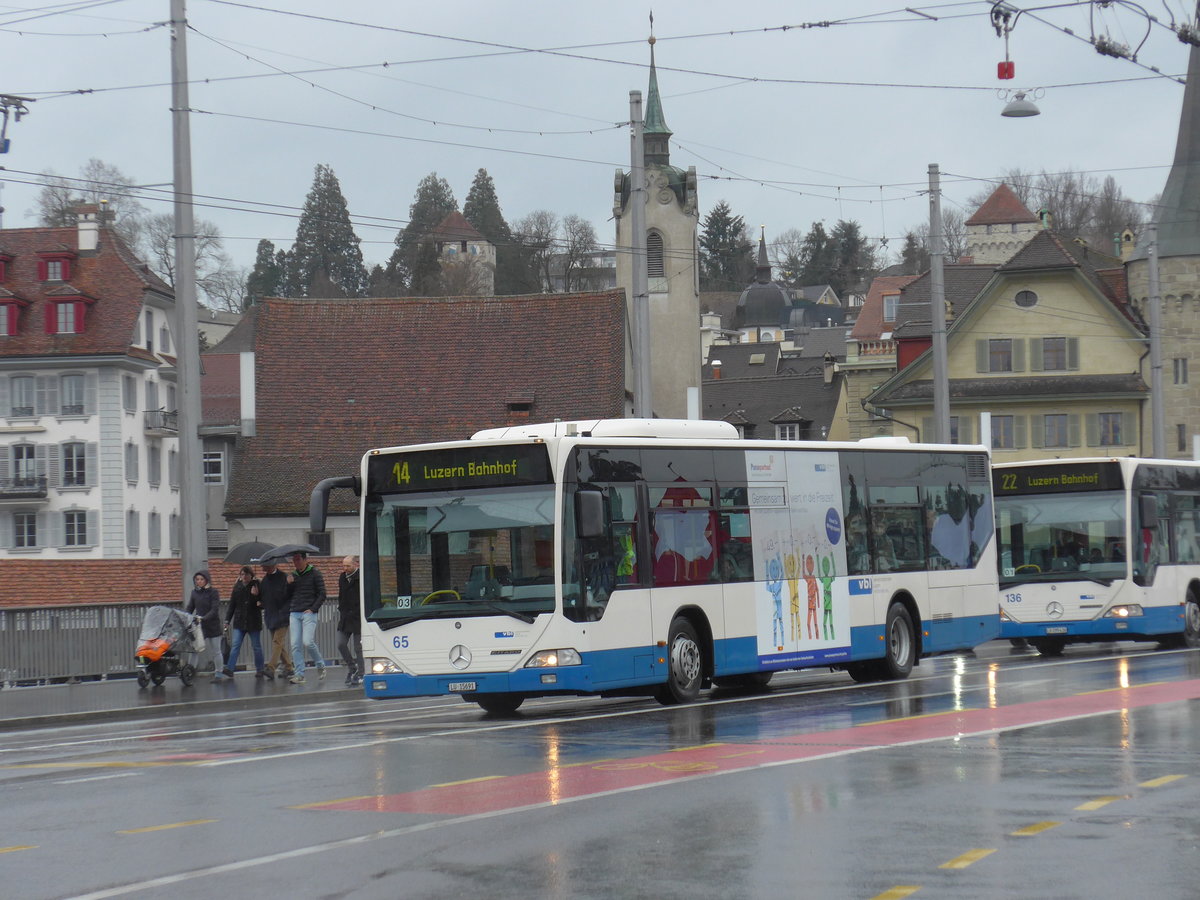(169'485) - VBL Luzern - Nr. 65/LU 15'691 - Mercedes am 25. Mrz 2016 in Luzern, Bahnhofbrcke