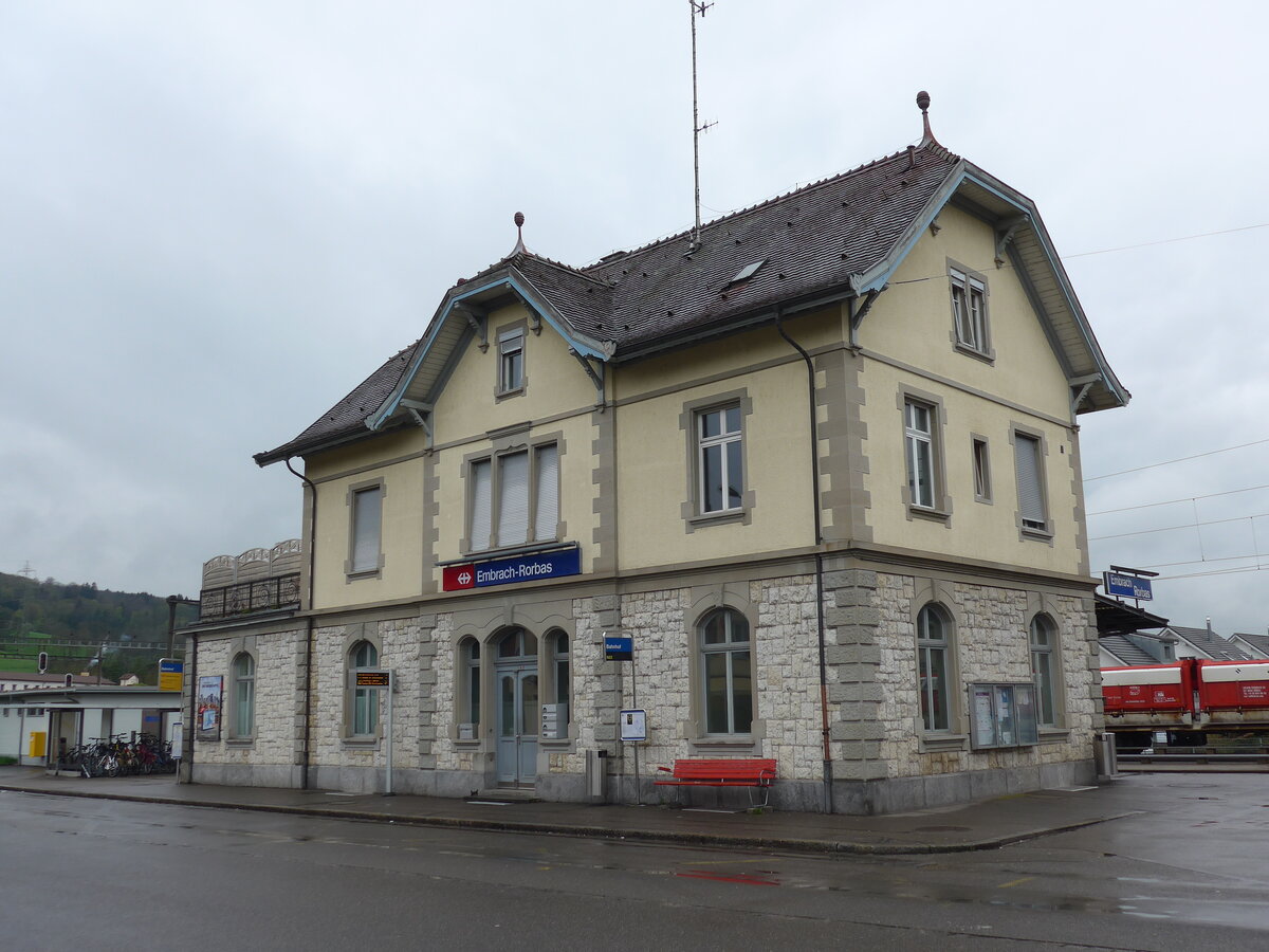 (169'981) - PostAuto-Haltestelle am 14. April 2016 beim Bahnhof Embrach-Rorbas
