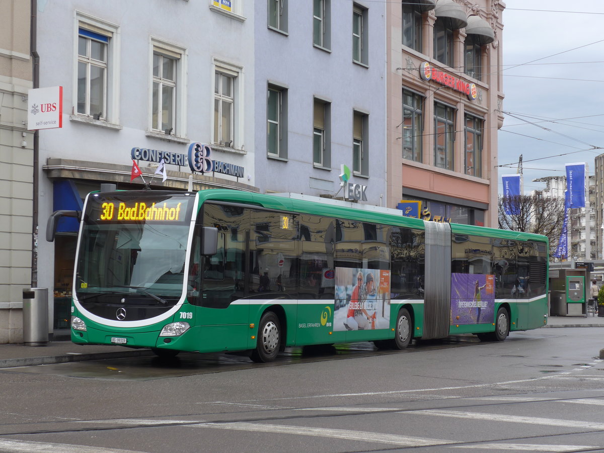 (170'074) - BVB Basel - Nr. 7019/BS 99'319 - Mercedes am 16. April 2016 beim Bahnhof Basel