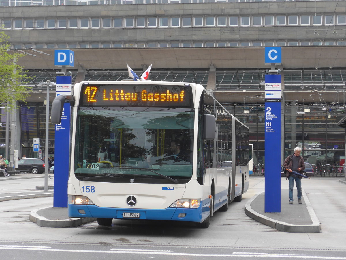 (170'862) - VBL Luzern - Nr. 158/LU 15'092 - Mercedes am 14. Mai 2016 beim Bahnhof Luzern
