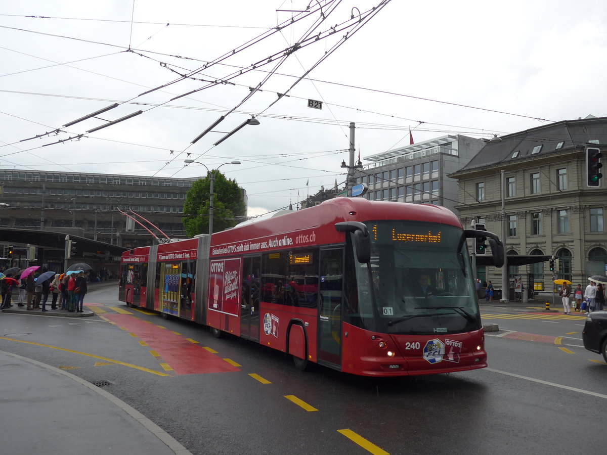 (170'870) - VBL Luzern - Nr. 240 - Hess/Hess Doppelgelenktrolleybus am 14. Mai 2016 beim Bahnhof Luzern