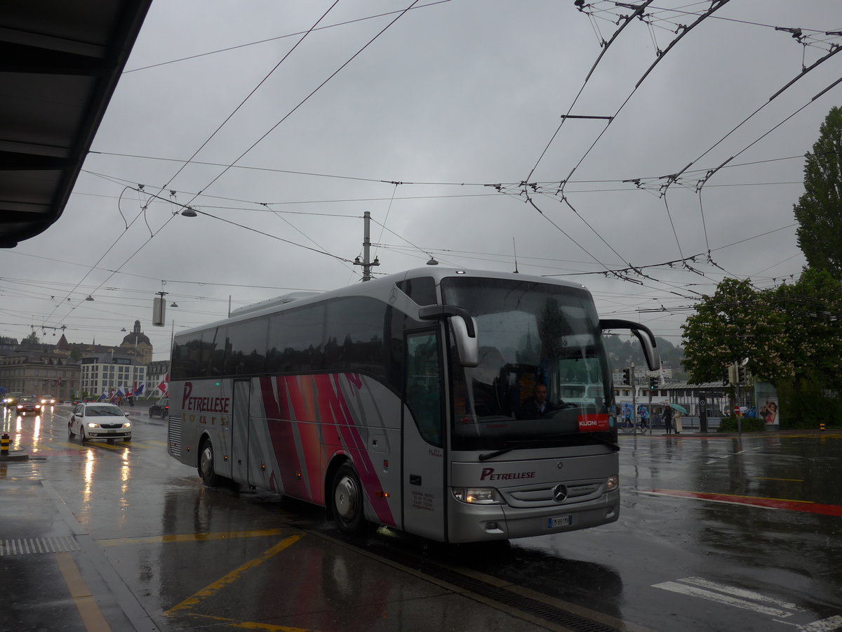 (170'884) - Aus Italien: Petrellese, Napoli - EM-891 MV - Mercedes am 14. Mai 2016 beim Bahnhof Luzern