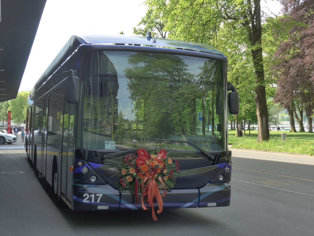 (171'225) - VBL Luzern - Nr. 217 - Hess/Hess Gelenktrolleybus am 22. Mai 2016 in Luzern, Verkehrshaus