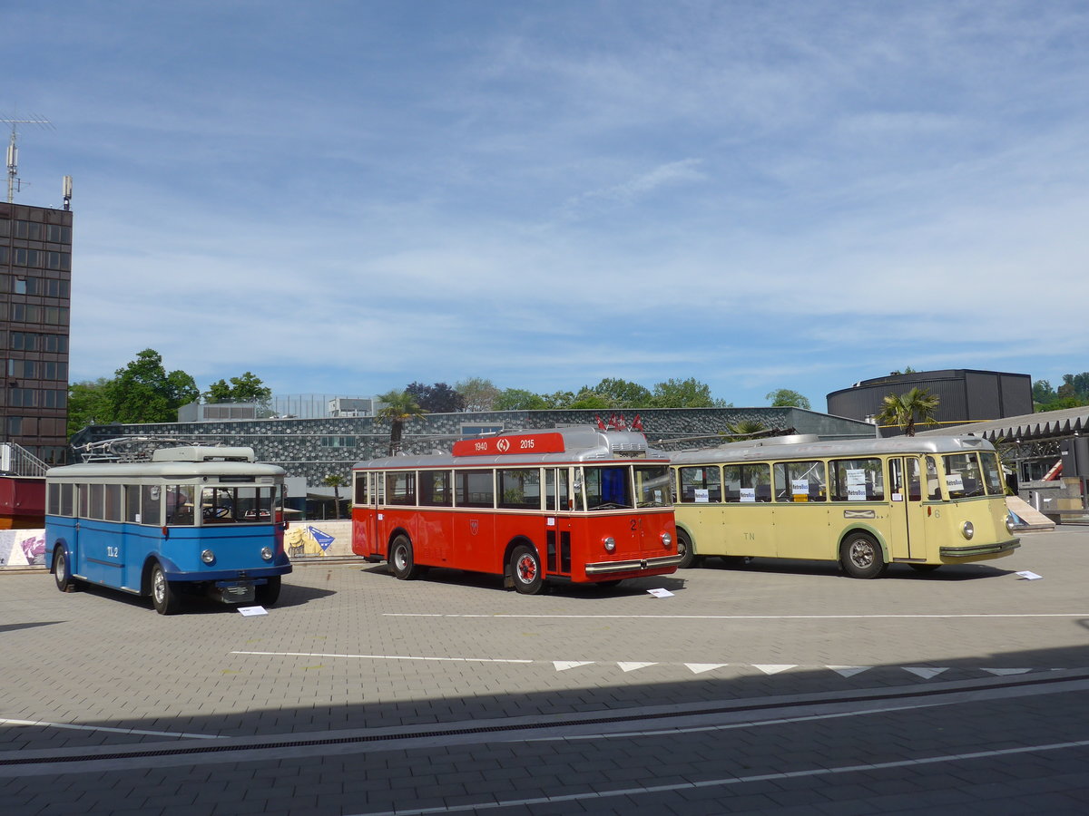 (171'253) - TL Lausanne (Rtrobus) - Nr. 2 - FBW/Eggli Trolleybus (ex Nr. 3) + VB Biel - Nr. 21 - Berna/Hess Trolleybus + TN Neuchtel (Rtrobus) - Nr. 6 - FBW/Tscher Trolleybus (ex VBZ Zrich Nr. 53) am 22. Mai 2016 in Luzern, Verkehrshaus
