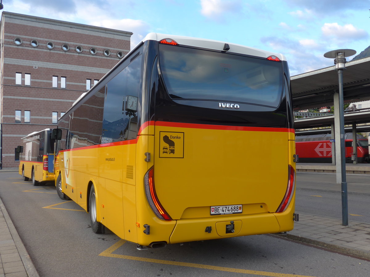 (171'679) - PostAuto Bern - BE 474'688 - Iveco am 12. Juni 2016 beim Bahnhof Spiez
