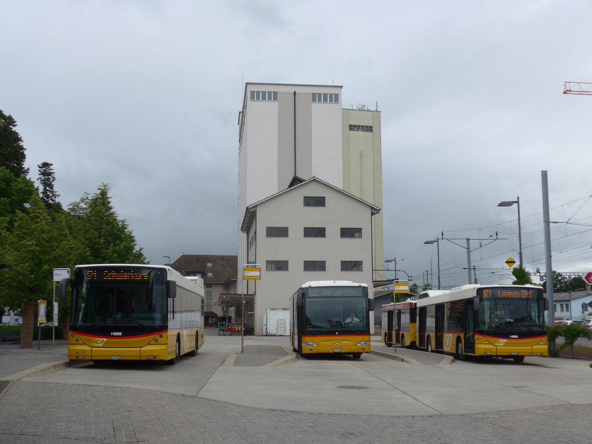 (171'772) - Klopfstein, Laupen - Nr. 6/BE 669'359 - Hess + Nr. 3/BE 414'003 - Mercedes + Nr. 10/BE 673'731 - Hess am 13. Juni 2016 beim Bahnhof Ddingen