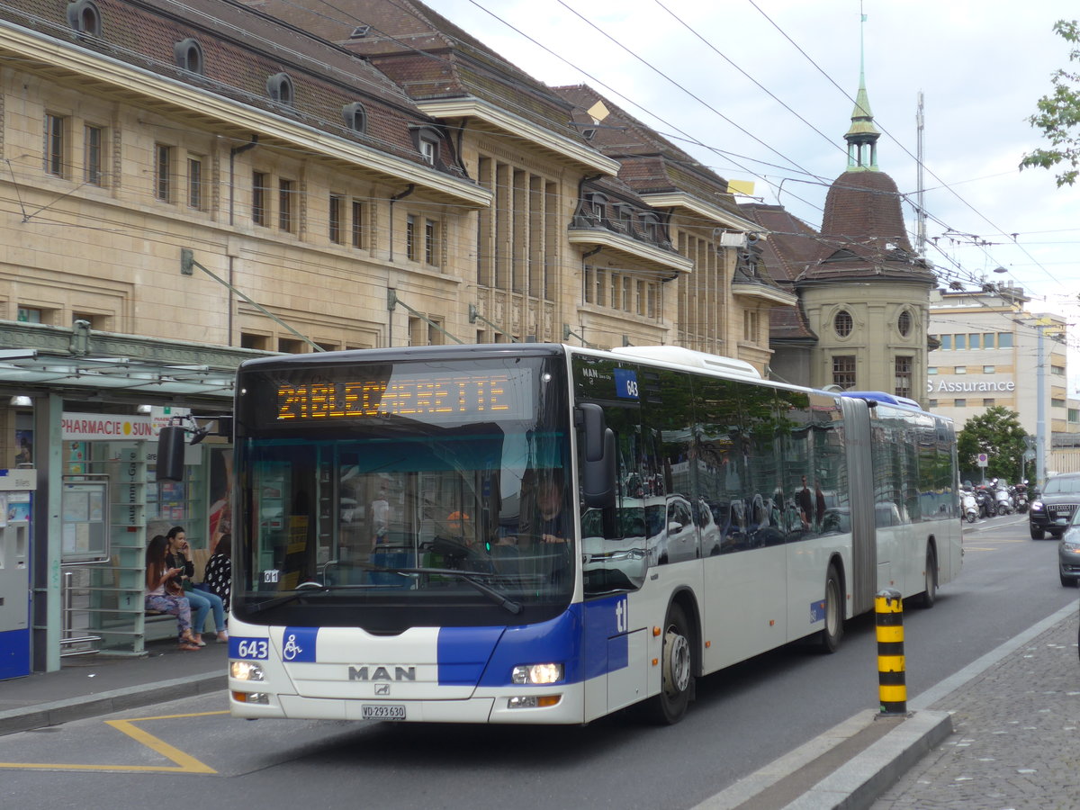 (172'139) - TL Lausanne - Nr. 643/VD 293'630 - MAN am 25. Juni 2016 beim Bahnhof Lausanne