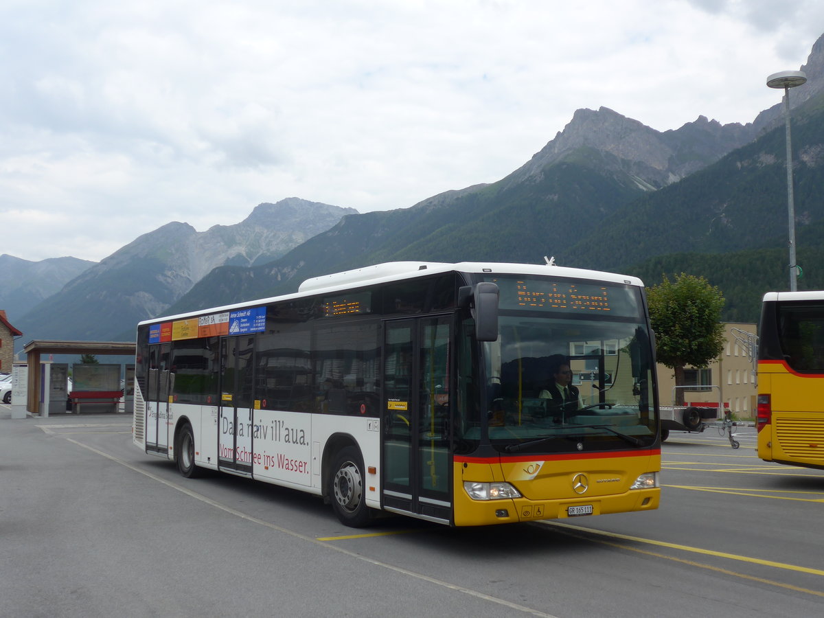 (173'352) - PostAuto Graubnden - GR 165'111 - Mercedes am 24. Juli 2016 beim Bahnhof Scuol-Tarasp