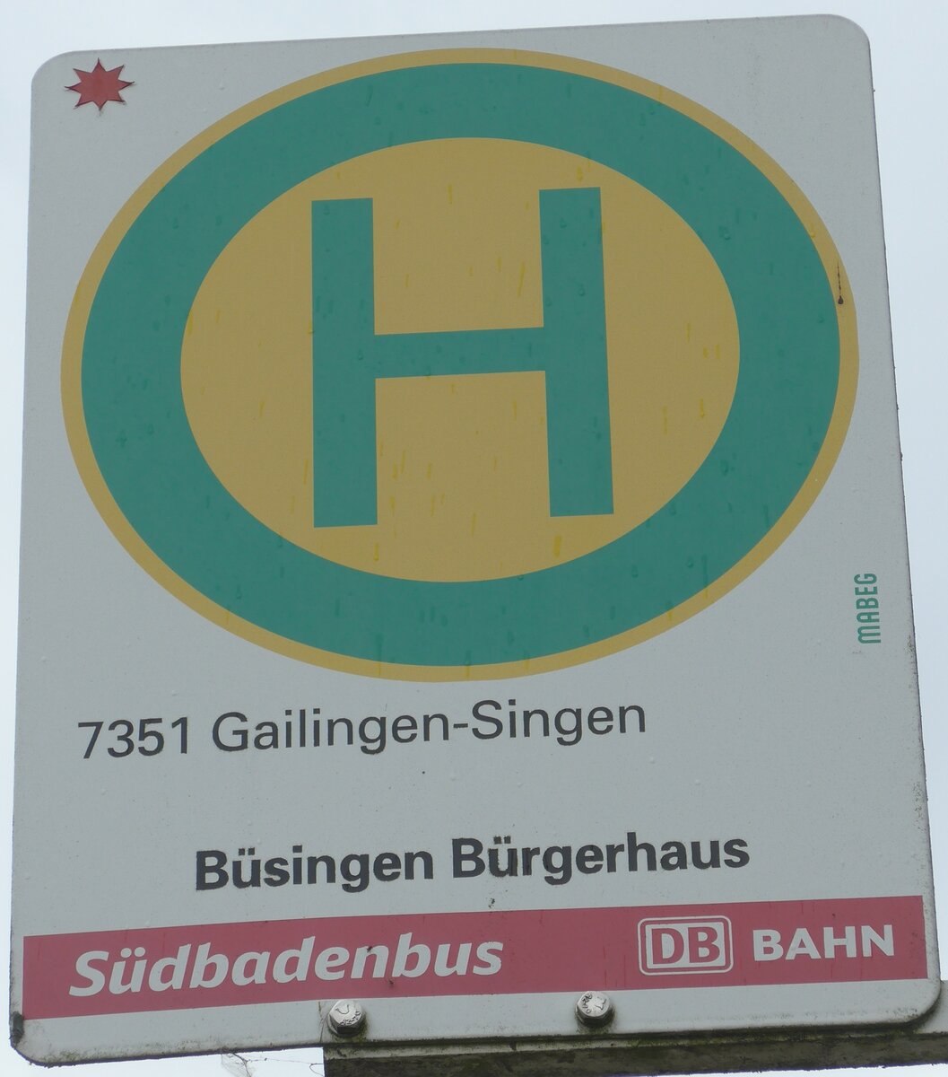 (173'952) - Sdbadenbus/DB-Haltestellenschild - Bsingen, Brgerhaus - am 20. August 2016