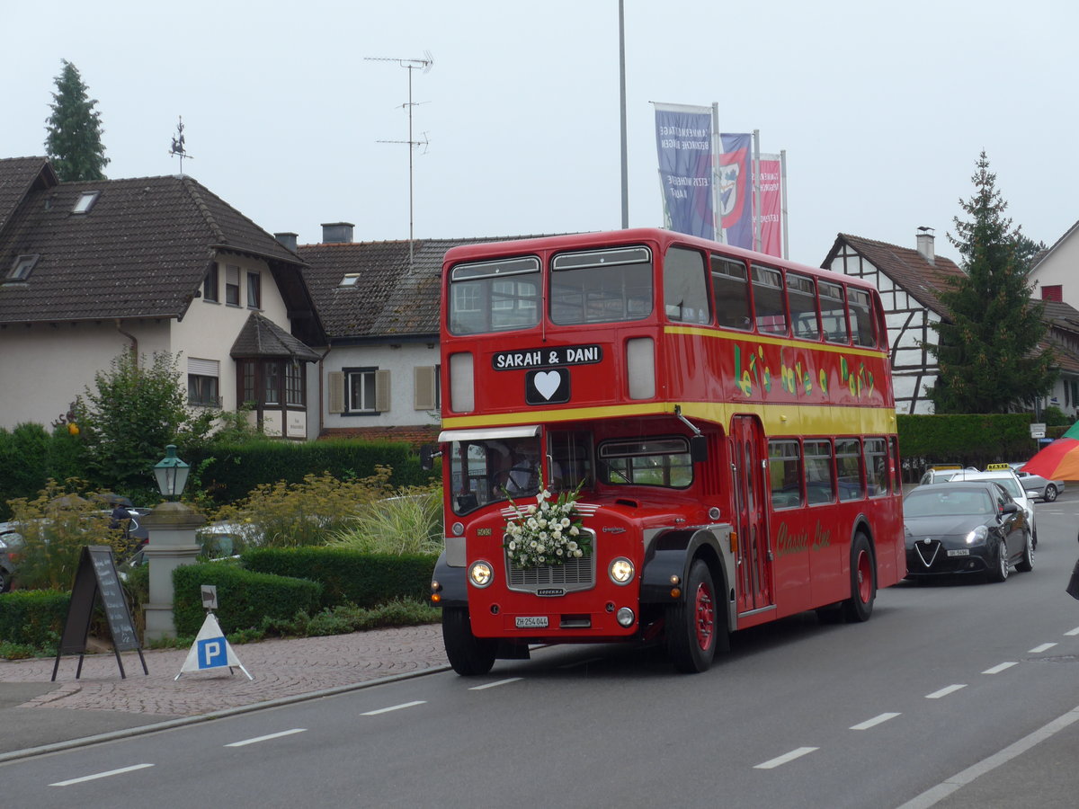 (174'096) - Aus der Schweiz: Londag, Bassersdorf - ZH 254'044 - Lodekka (ex Londonbus Nr. 503) am 20. August 2016 in Bsingen, Brgerhaus