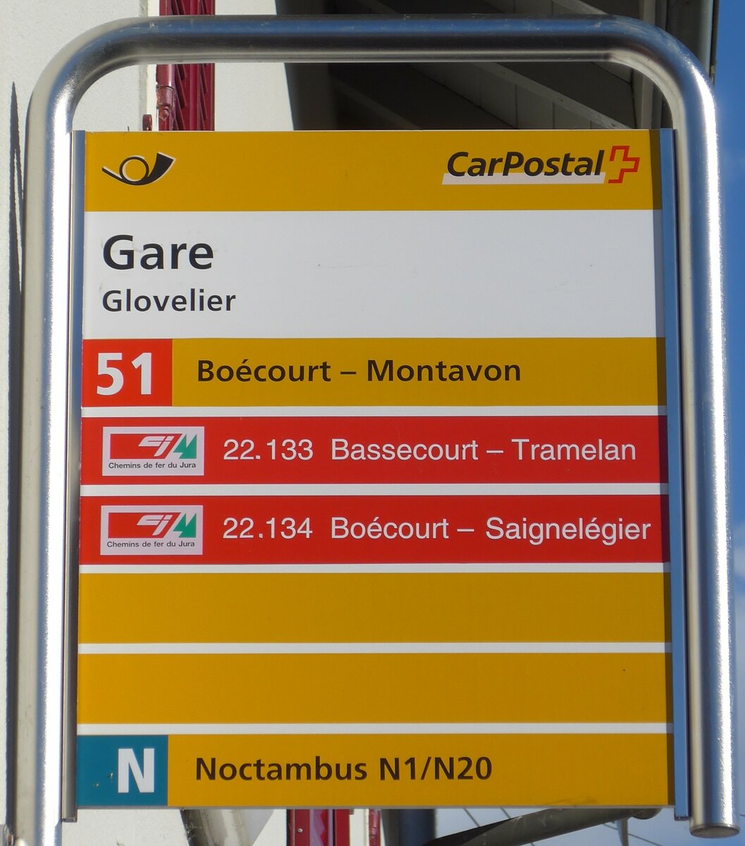 (175'392) - PostAuto/cj-Haltestellenschild - Glovelier, Gare - am 2. Oktober 2016