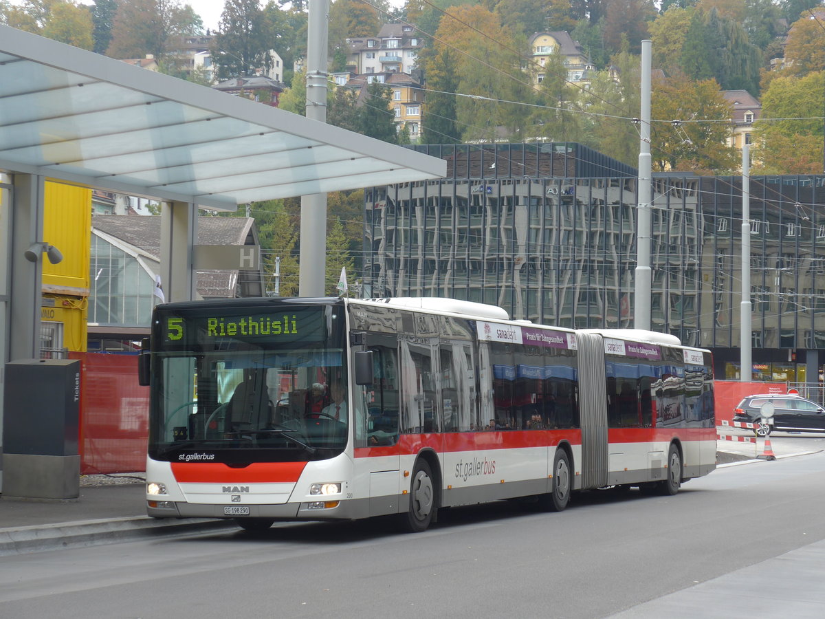 (175'632) - St. Gallerbus, St. Gallen - Nr. 290/SG 198'290 - MAN am 15. Oktober 2016 beim Bahnhof St. Gallen